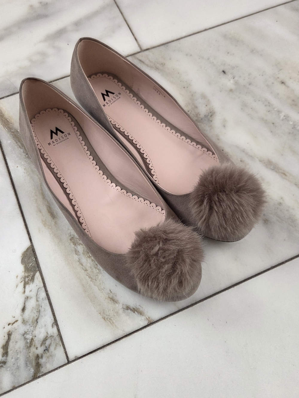 Madison By Shoe Dazzle Fiorella Pom Pom Ballet Flats Size 8.5